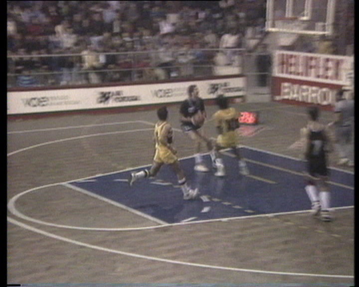 Basquetebol: Illiabum vs Ovarense