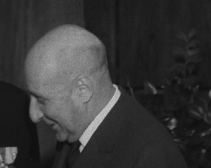 Almirante Miller apresenta cumprimentos ao Ministro da Marinha