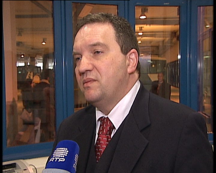 Desfibrilhadores em Guimarães