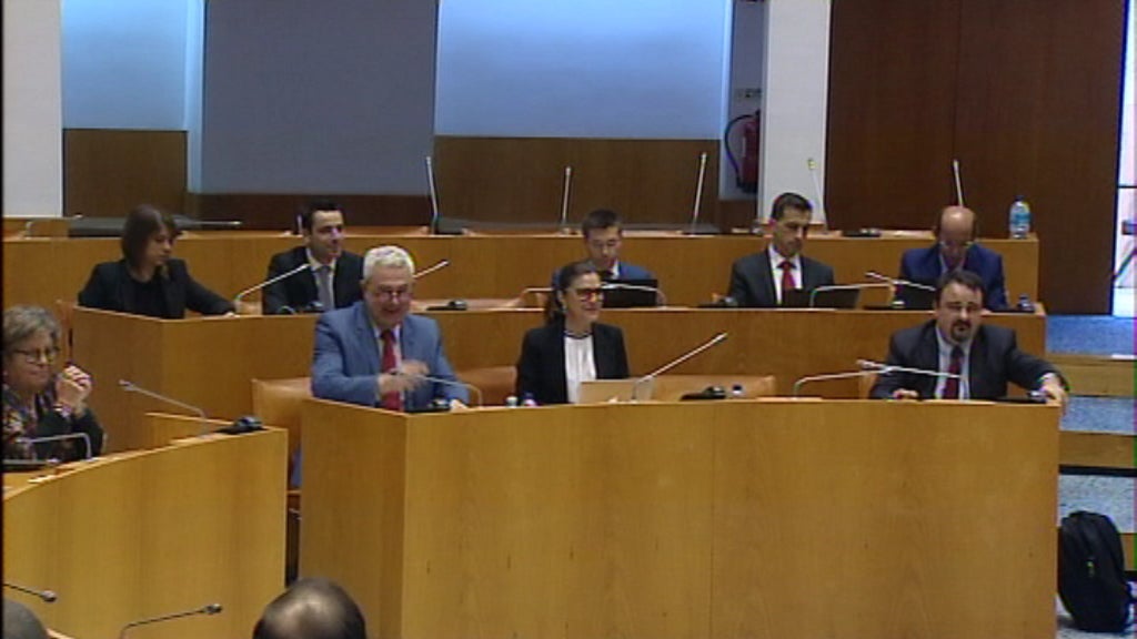 Debate sobre pagamento de “Abono de Família”