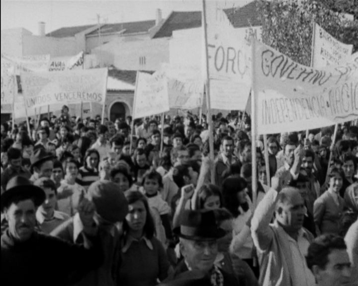 Manifestação comemorativa da derrota do golpe de 28 de Setembro de 1974