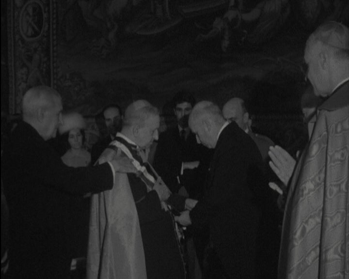 Condecoração do Cardeal Fernando Cento