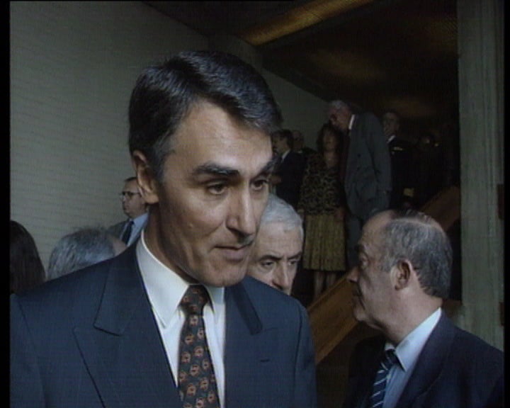 Cavaco Silva contra referendo a Maastricht