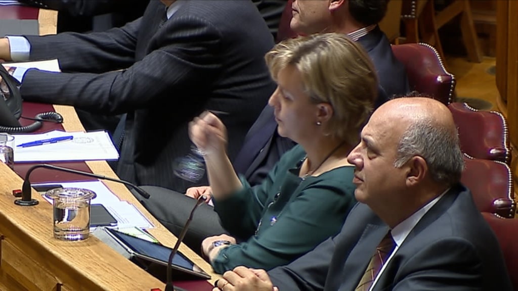 Contratação polémica de Maria Luís Albuquerque