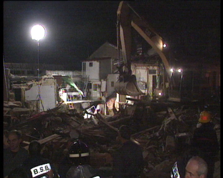 Derrocada de prédio provoca vítima mortal