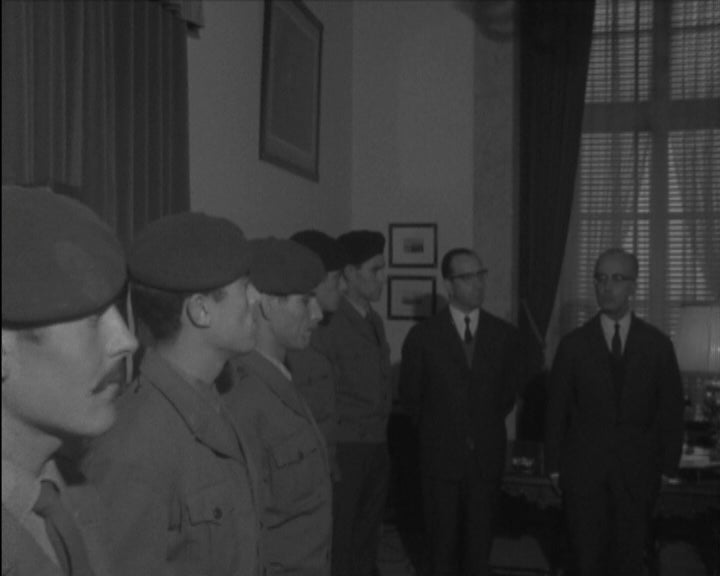 Ministro do Exército recebe militares galardoados