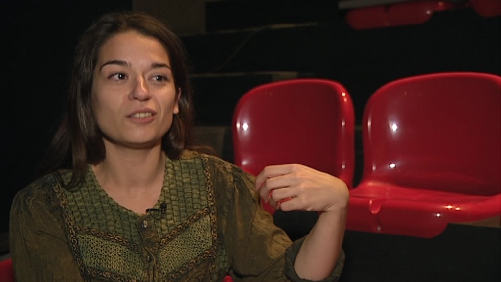 Peça de teatro “Retrato de Mulher Árabe Que Olha o Mar”