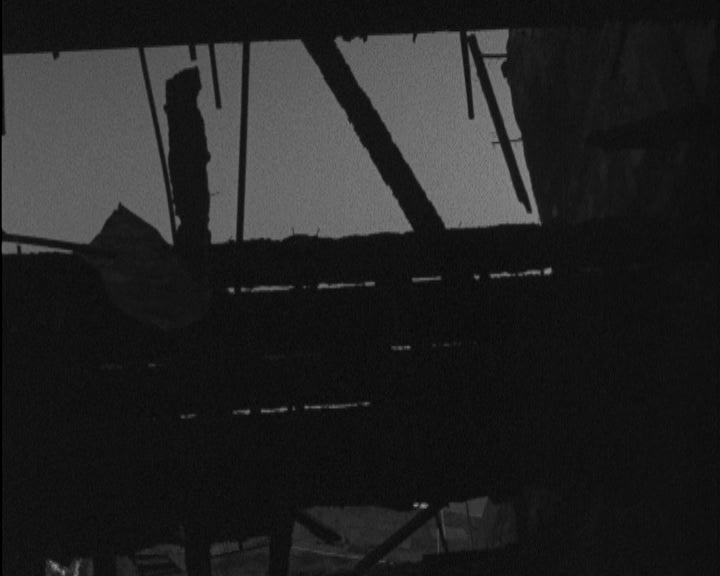 Fábrica destruída por incêndio