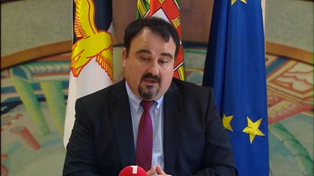 Conferência de imprensa de Paulo Estevão