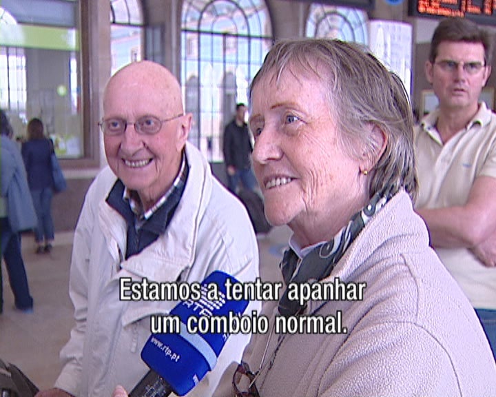 Viajar de comboio é alternativa