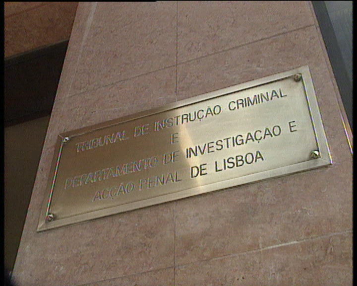 Vale e Azevedo sob prisão domiciliária