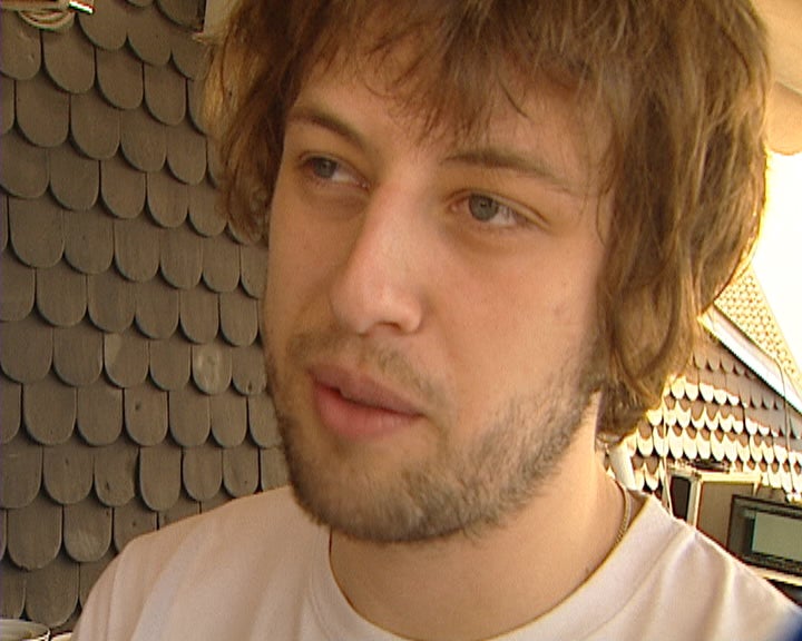 “Pontos Negros” lança novo disco