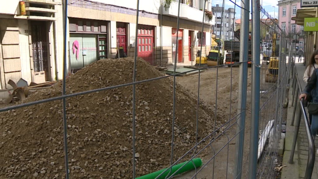 Obras na Rua Fernandes Tomás prejudicam comércio
