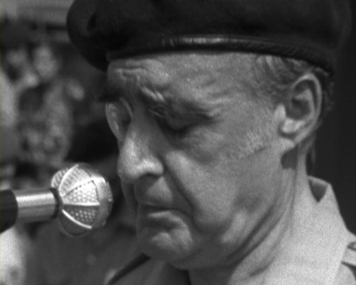 Cerimónia de despedida de tropas em Brá