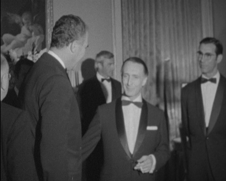 Giuseppe Pella oferece jantar na Embaixada de Itália em Lisboa