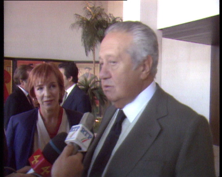 Mário Soares regressa da Bulgária