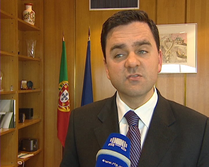 Segurança Social Penhora Contas Bancárias de Contribuintes Devedores