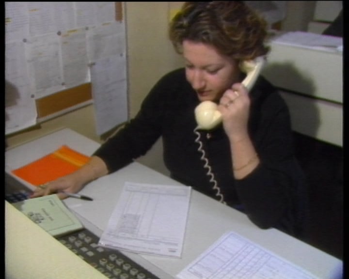 Aumento do telefone e dos CTT