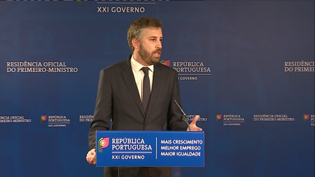 Governo exige que Passos Coelho explique acusações sobre ministro da Educação