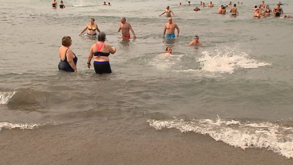 Primeiro banho do Ano na Ilha do Faial