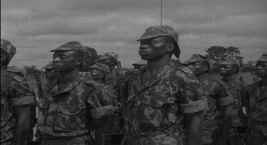 Cerimónia de apresentação de companhias de milícias na Guiné Bissau