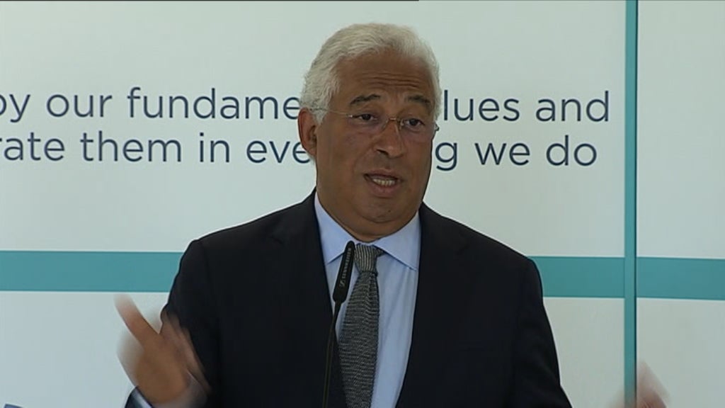 António Costa visita a fábrica Biosurfit