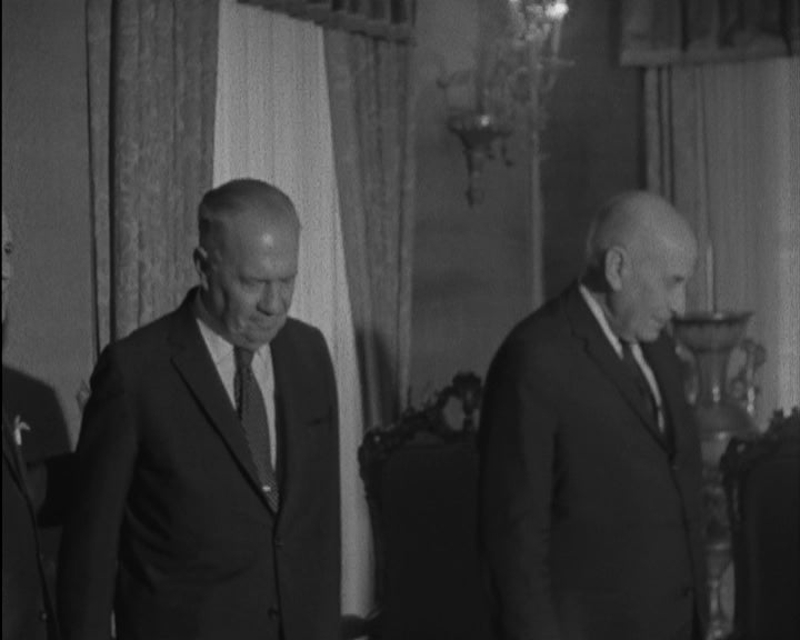 Américo Tomás recebe donativos para a Fundação Salazar