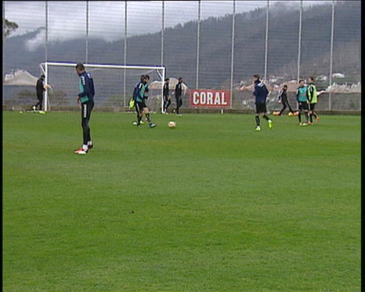 Futebol: treino do Nacional