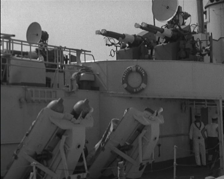 Indomito faz escala no rio Tejo