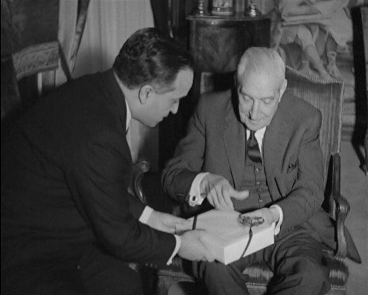 Oliveira Salazar recebe novo código civil