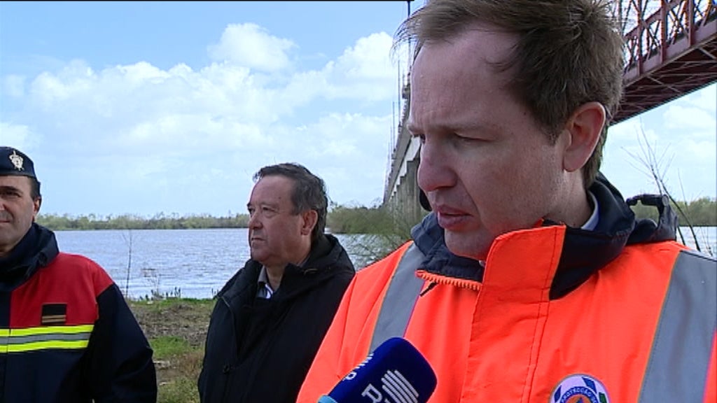 Circulação suspensa na Ponte Rainha Dona Amélia