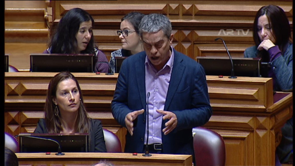 Debate sobre contratação coletiva