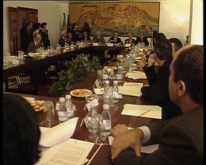 Regime dos hipermercados aos Domingos