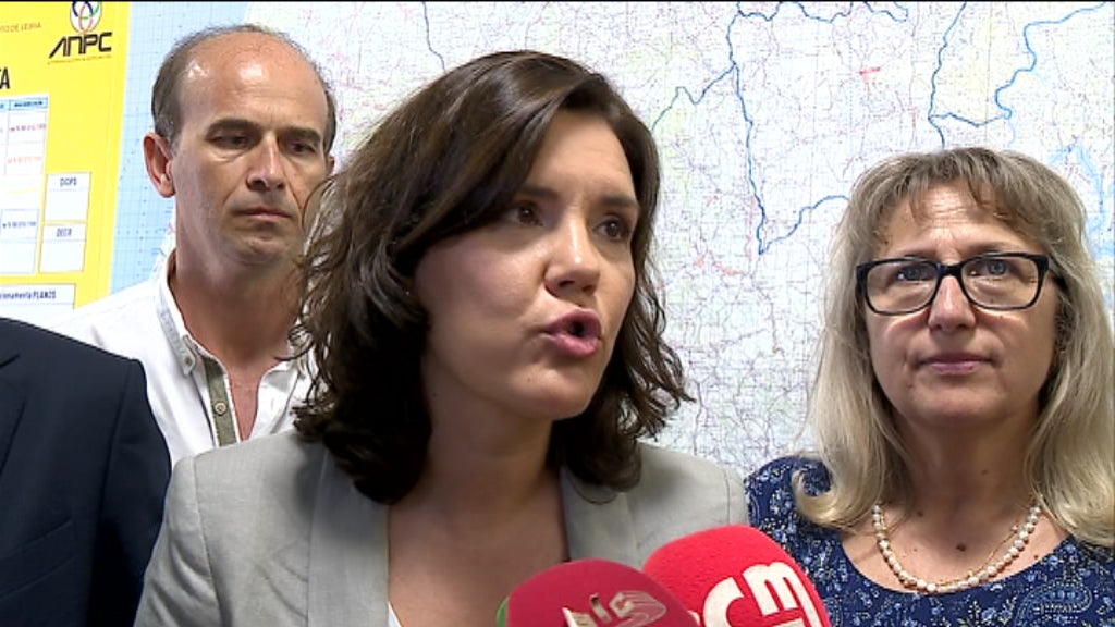 Assunção Cristas visita o Centro Distrital de Operações de Socorro de Leiria