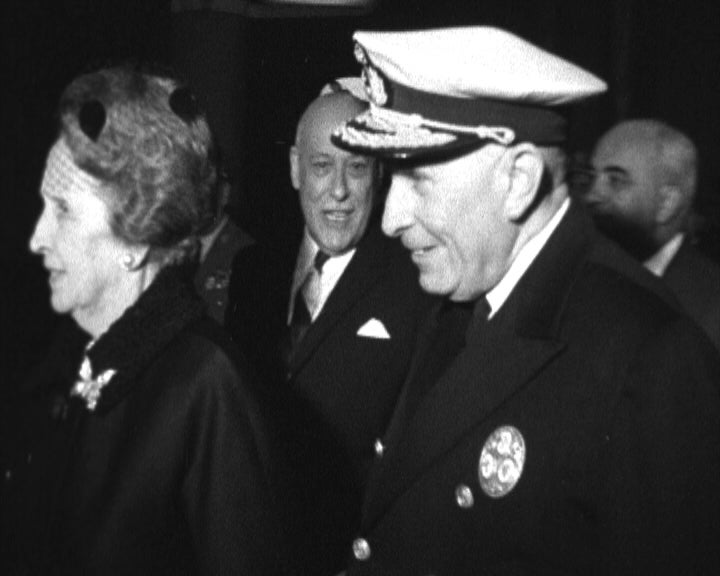 Américo Tomás embarca no “Império”