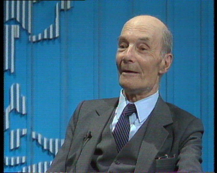 Entrevista em estúdio a António Lopes Ribeiro