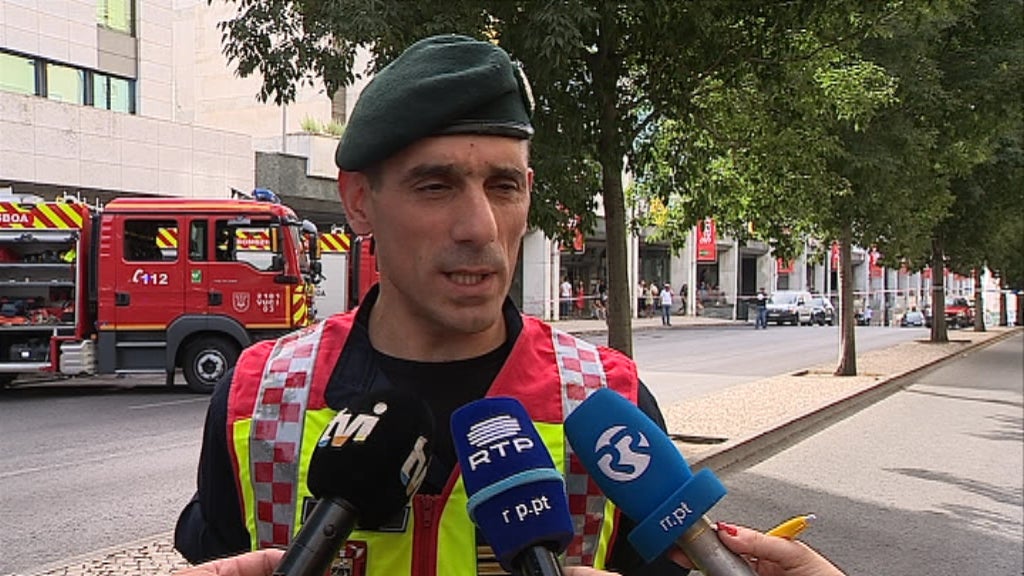 Incêndio numa garagem em Lisboa