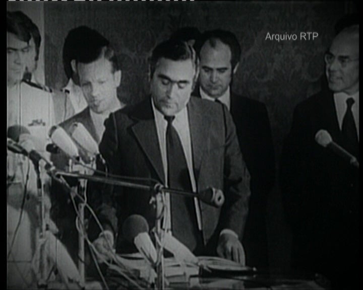 Dicionário de Abril: Letra P de “Palma Carlos” e “Pinheiro de Azevedo”