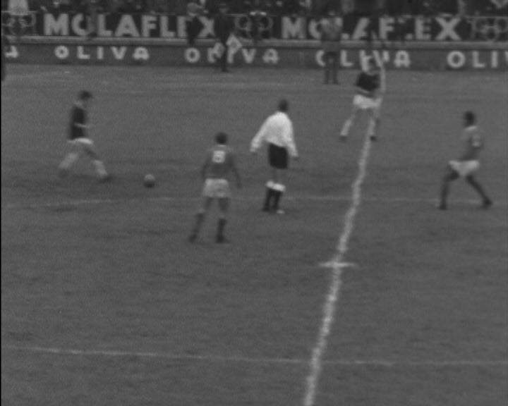 Futebol: Sanjoanense vs SL e Benfica