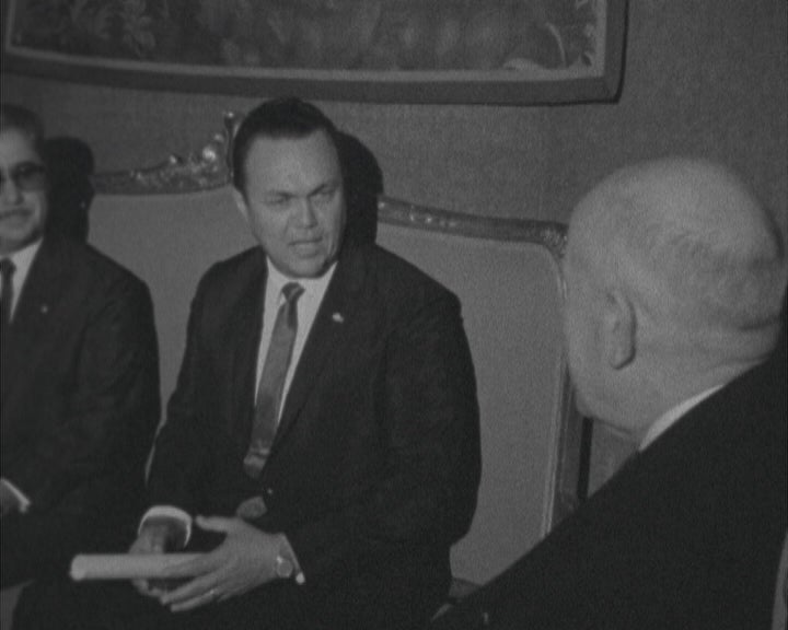 Américo Tomás recebe o Major Alcides Nunes