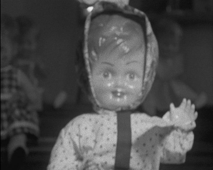 Exposição concurso de vestidos de chita para as bonecas