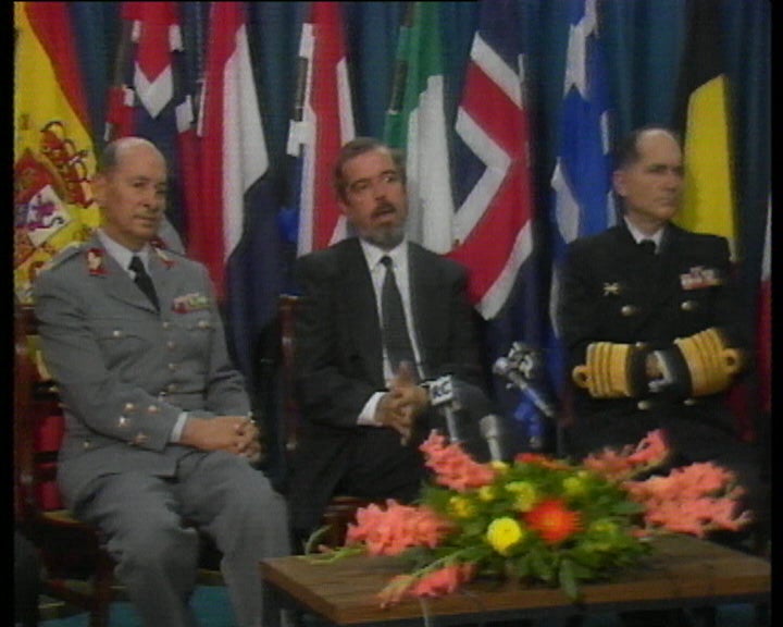 Regresso da fragata “Roberto Ivens”