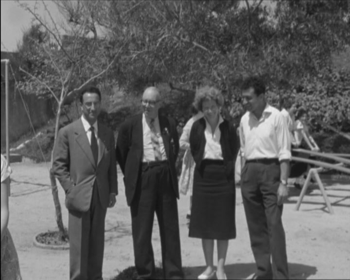 28 Raparigas que jogam o futebol