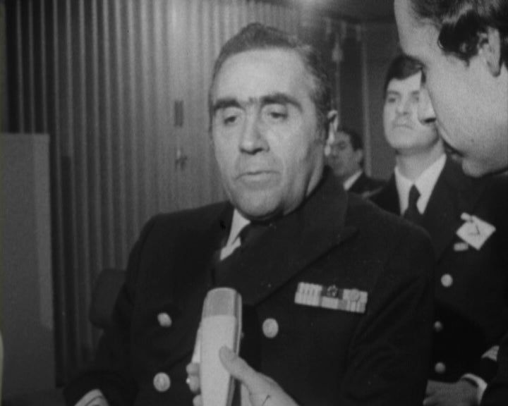 Pinheiro de Azevedo visita Comiberland RTP Arquivos