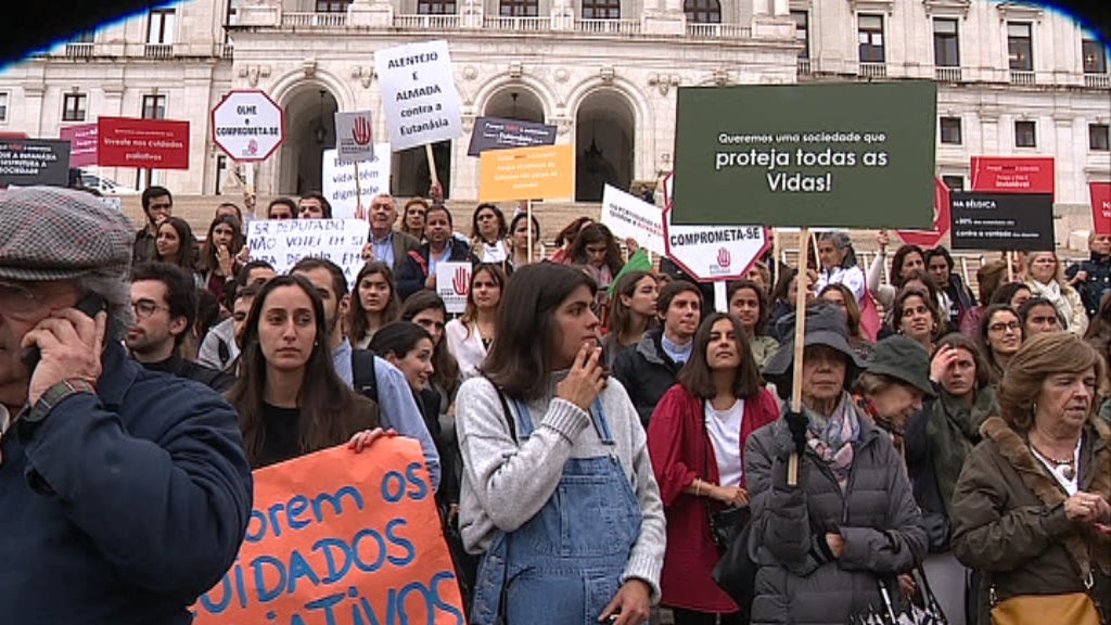 Manifestação contra a legalização da eutanásia