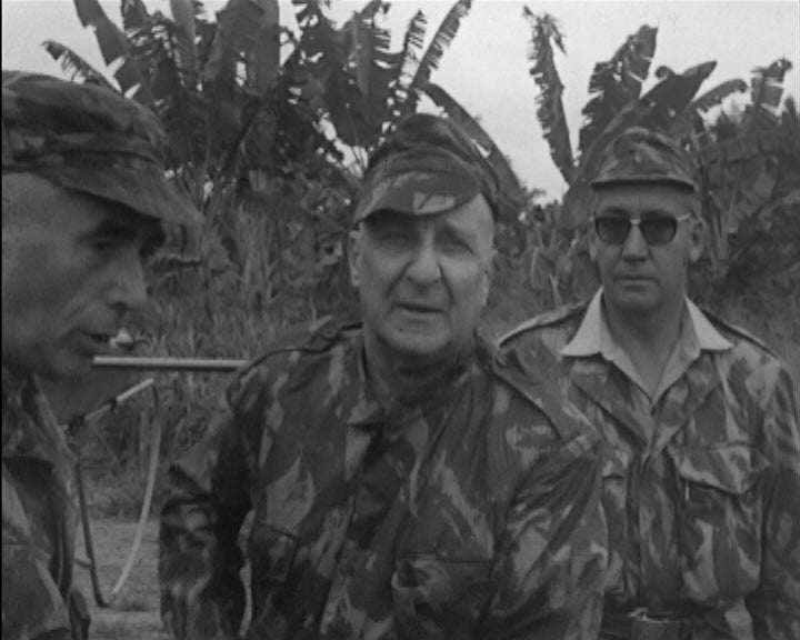 Ministro da Marinha visita Angola