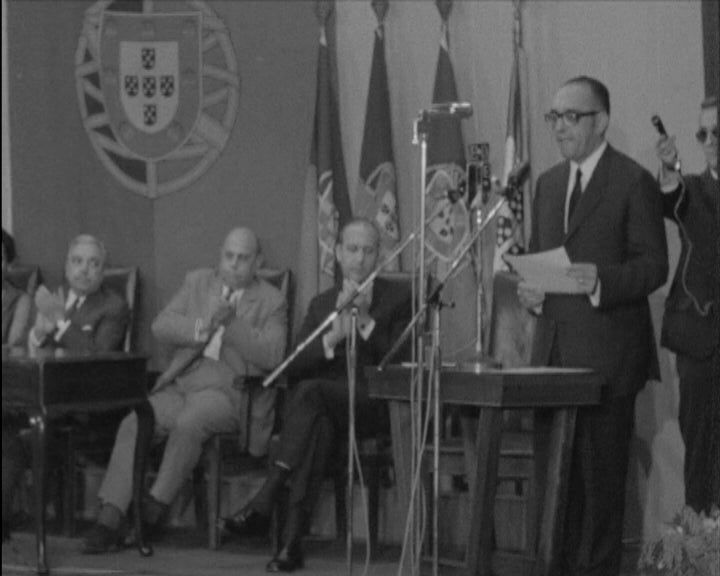 Sessão da União Nacional em Luanda