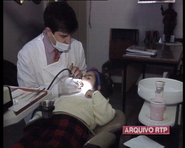 Dentistas portugueses e brasileiros