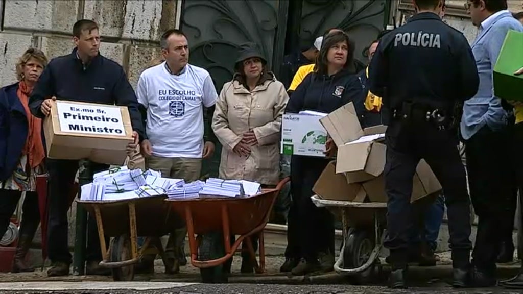 Colégios privados entregam cartas de protesto em São Bento
