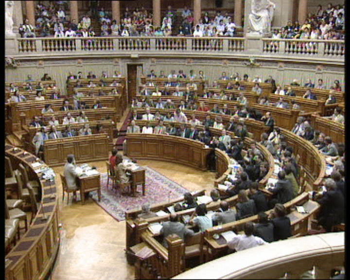 Debate parlamentar sobre o “Totonegócio”